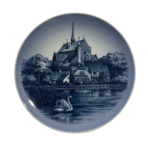 Vintage Royal Copenhagen Haderslev Domkirk Dutch Castle Plate - Picture 1 of 2